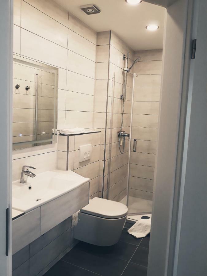 Modernes Apartment Metzingen Mittelstadt Ngoại thất bức ảnh