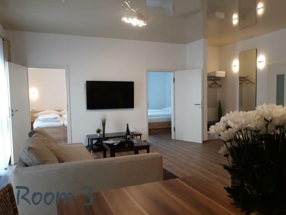 Modernes Apartment Metzingen Mittelstadt Ngoại thất bức ảnh