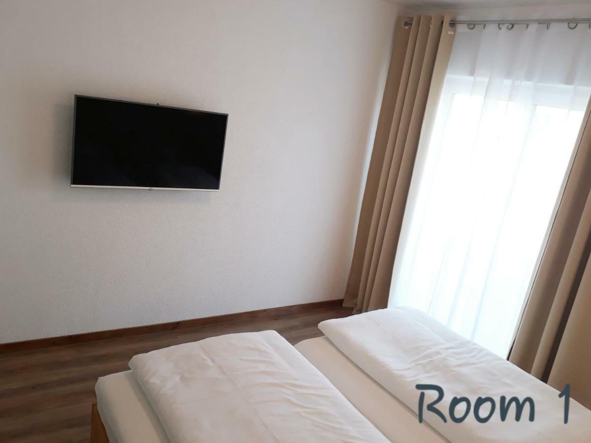 Modernes Apartment Metzingen Mittelstadt Ngoại thất bức ảnh