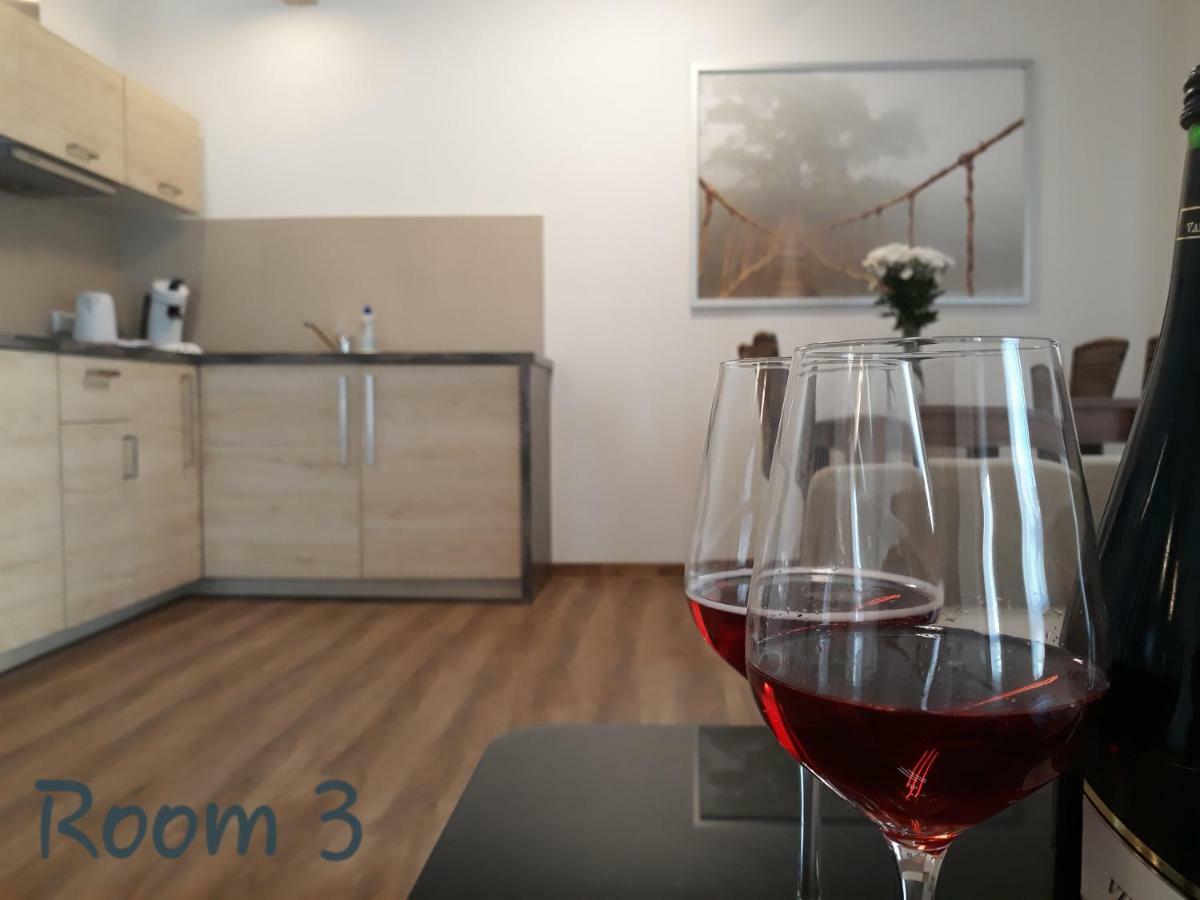 Modernes Apartment Metzingen Mittelstadt Ngoại thất bức ảnh